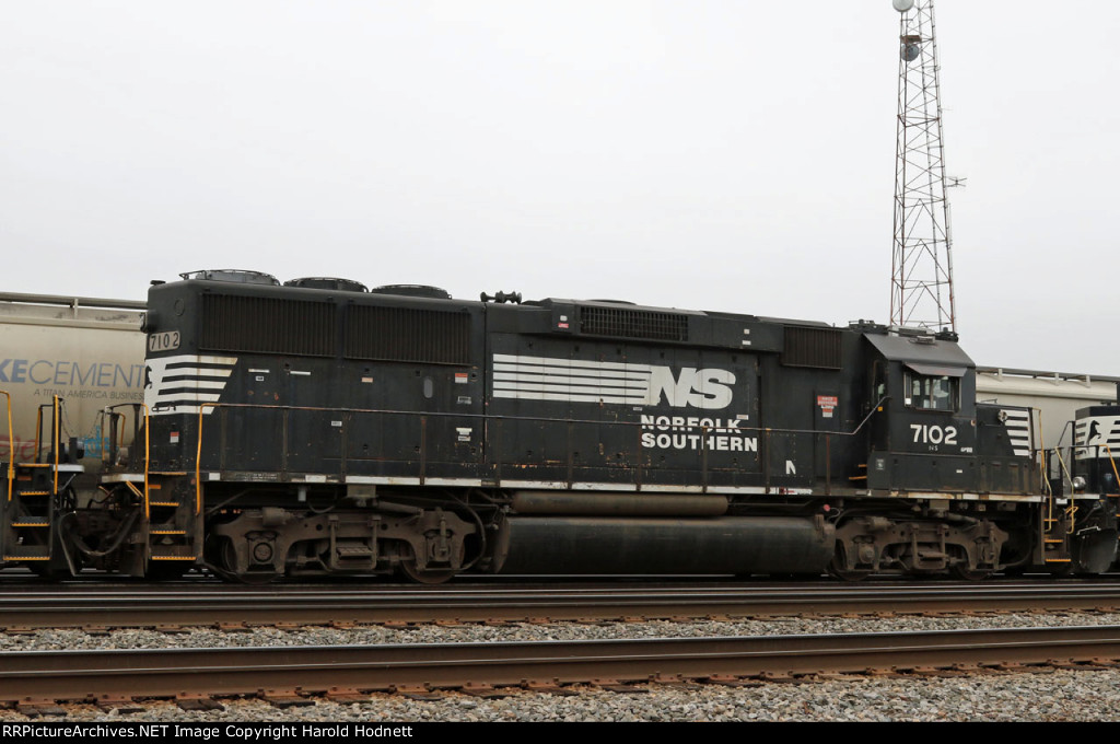 NS 7102